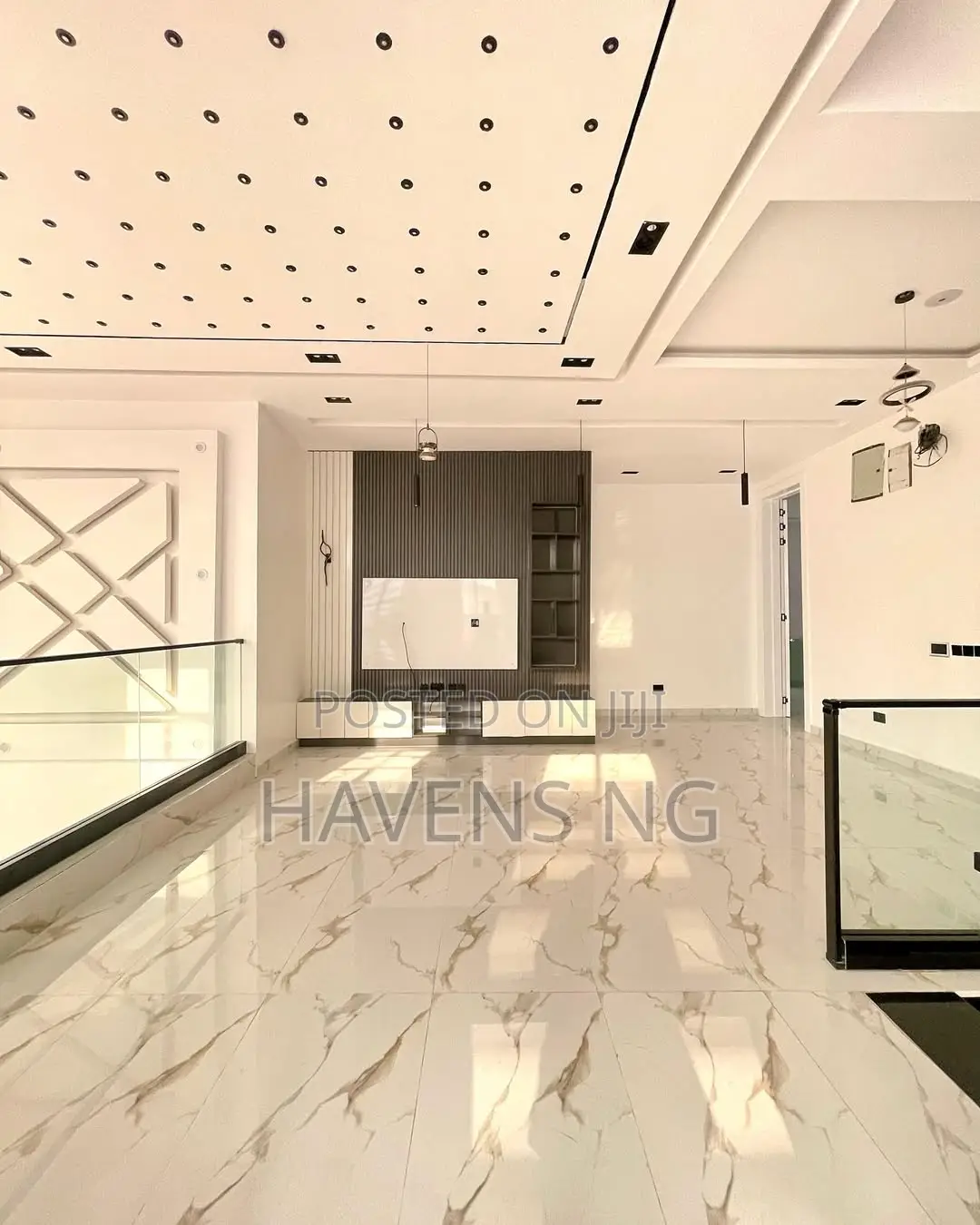 5bdrm Duplex in Osapa london for sale in Osapa london