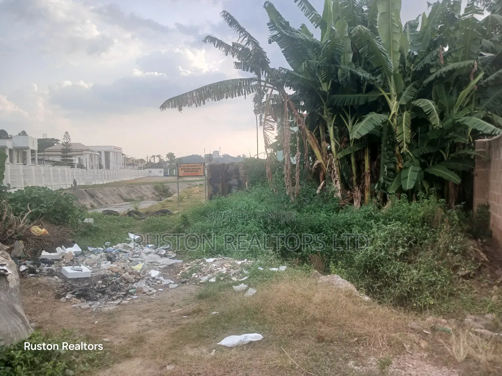 Land Measuring About 700sm in Ibadan