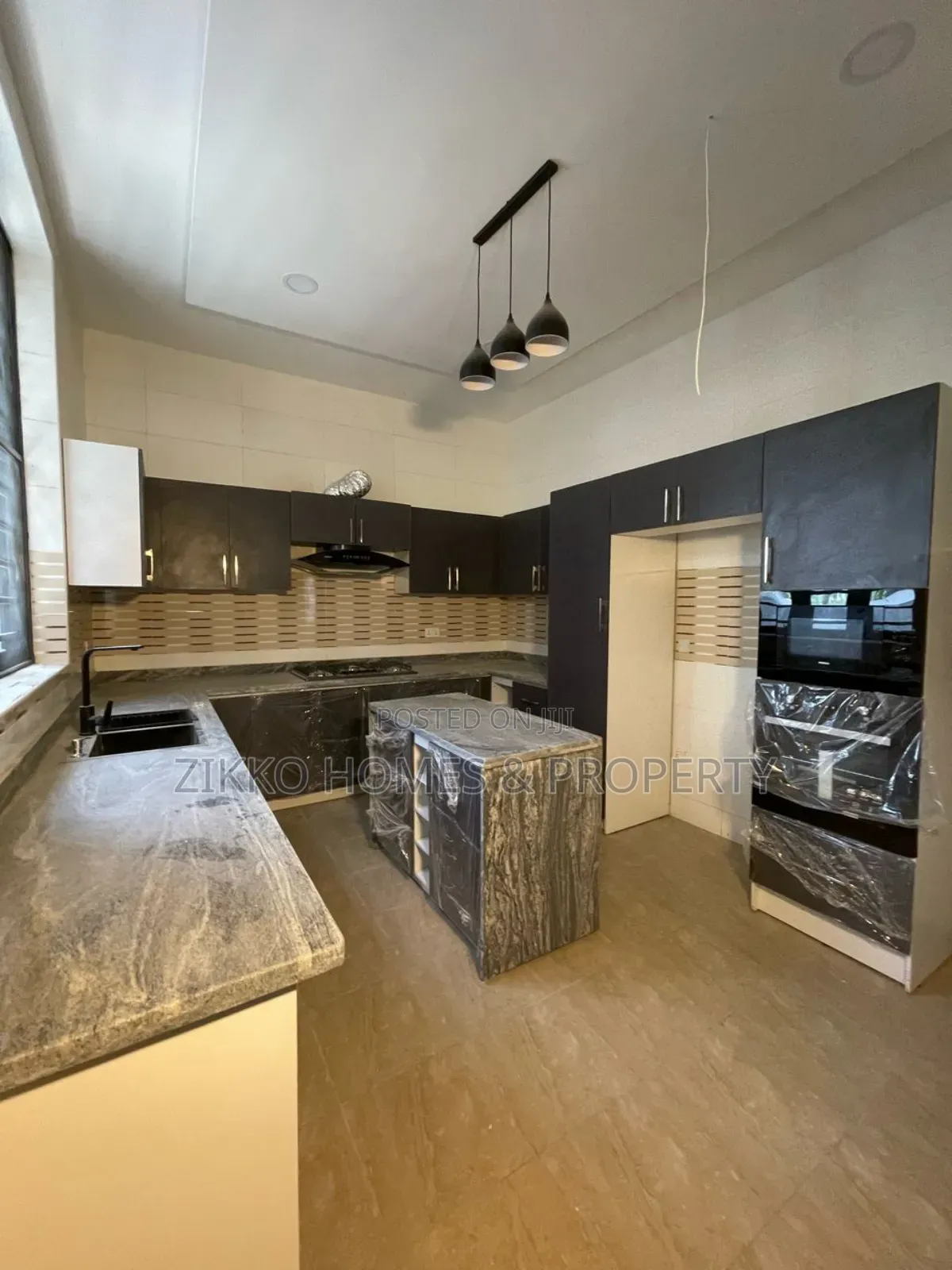 4bdrm Duplex in Orchid Road, Lekki for sale in Lekki