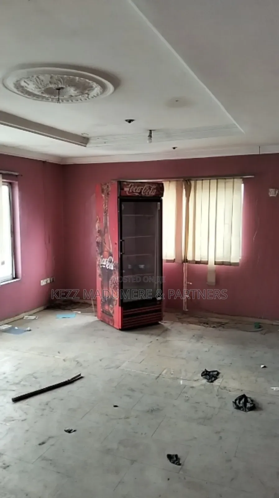 To Let: Upstairs Spacious Shop on Ikwere Rd, Ph in Port-Harcourt