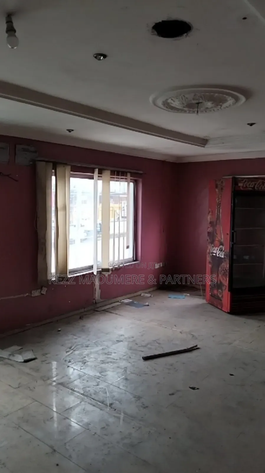 To Let: Upstairs Spacious Shop on Ikwere Rd, Ph in Port-Harcourt