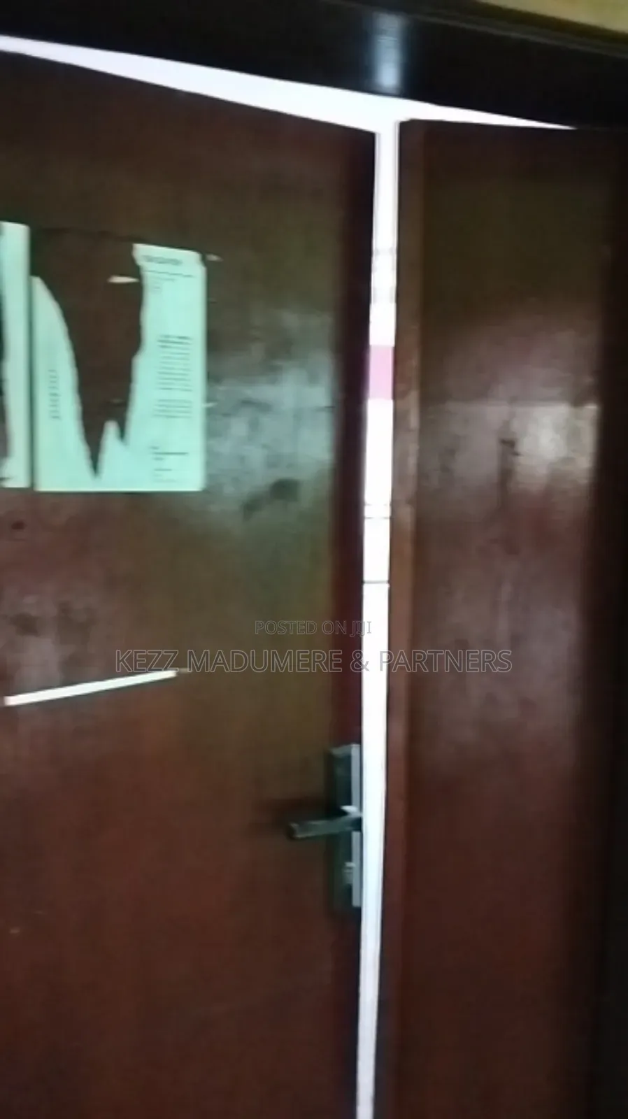 To Let : A Double Massive Hall/Shop, Ikwere Road , Ph in Port-Harcourt