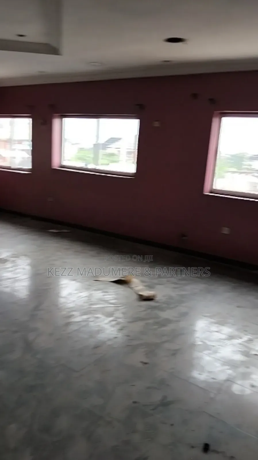 To Let : A Double Massive Hall/Shop, Ikwere Road , Ph in Port-Harcourt