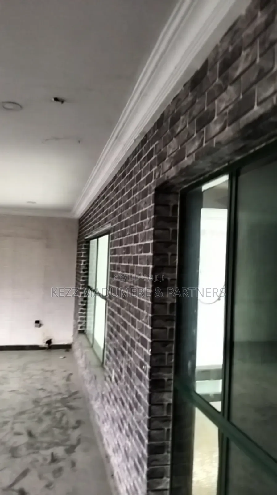 To Let : A Double Massive Hall/Shop, Ikwere Road , Ph in Port-Harcourt