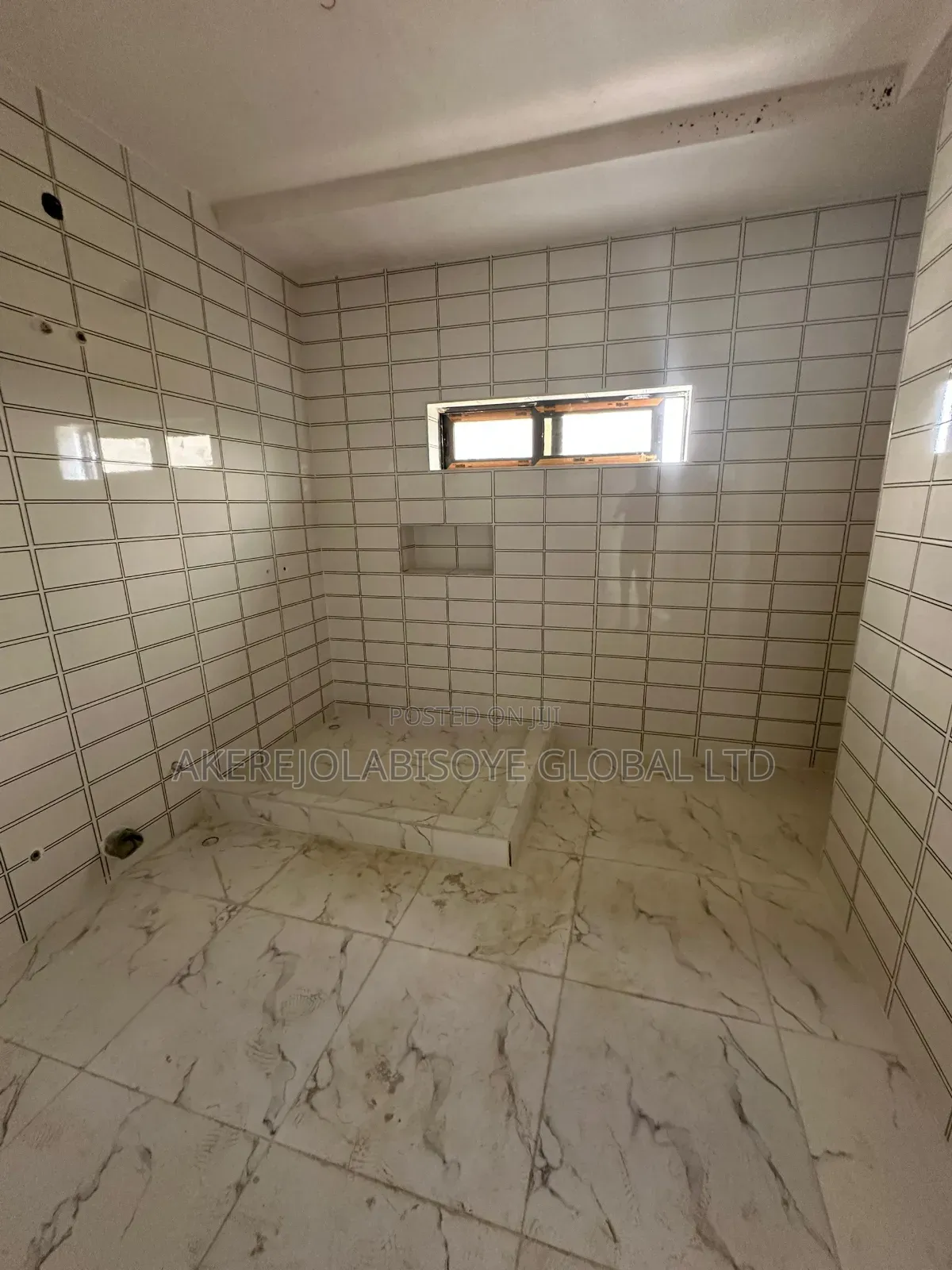 4bdrm Duplex in Close To Lifecamp for rent in Life Camp