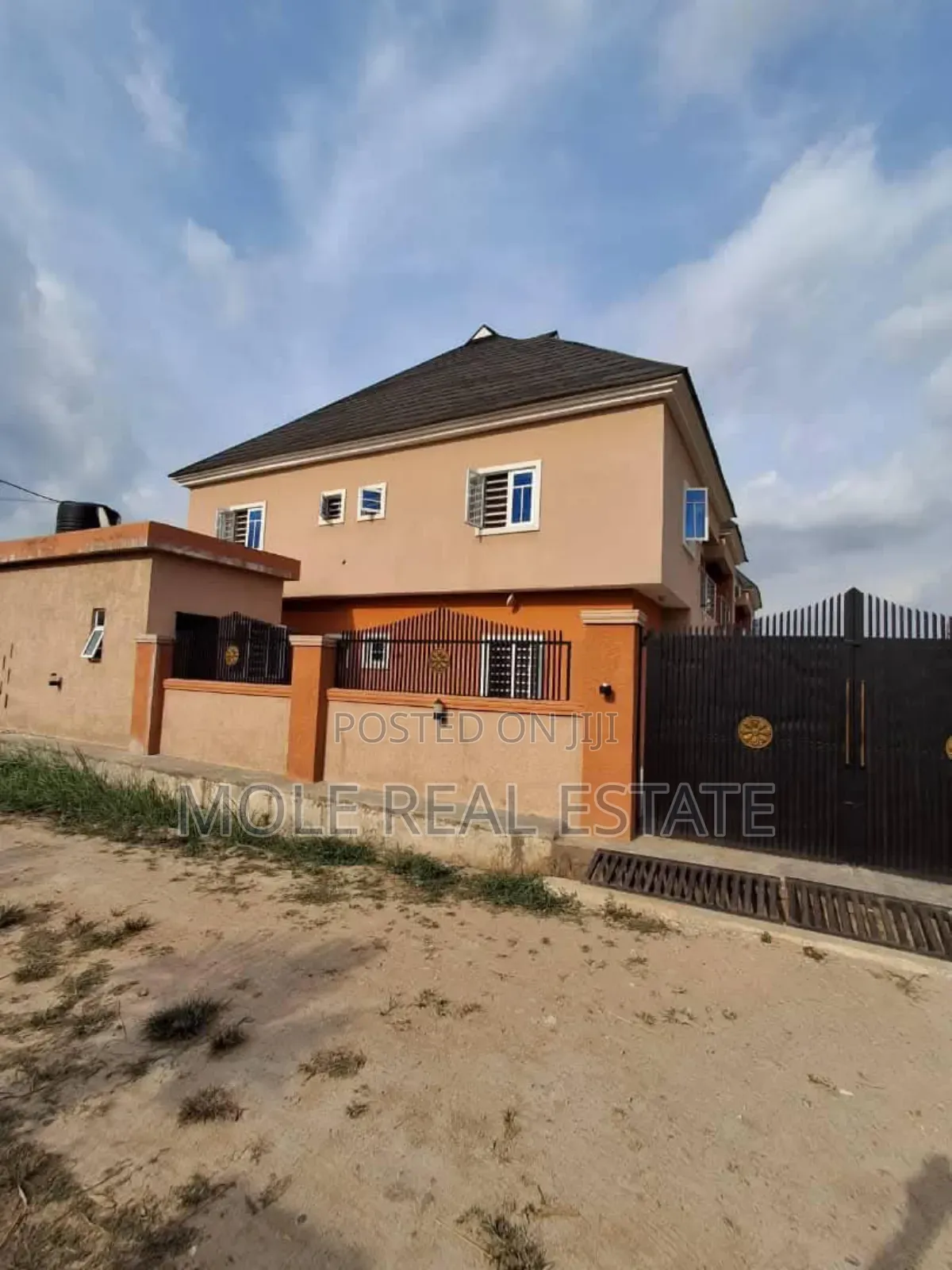 2bdrm Block of Flats in Adesan Mowe Obafemi-Owode for sale in Obafemi-Owode