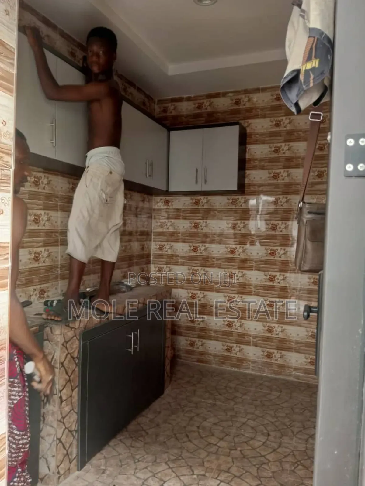3bdrm Block of Flats in Akenson Ikotun Igando for sale in Ikotun/Igando