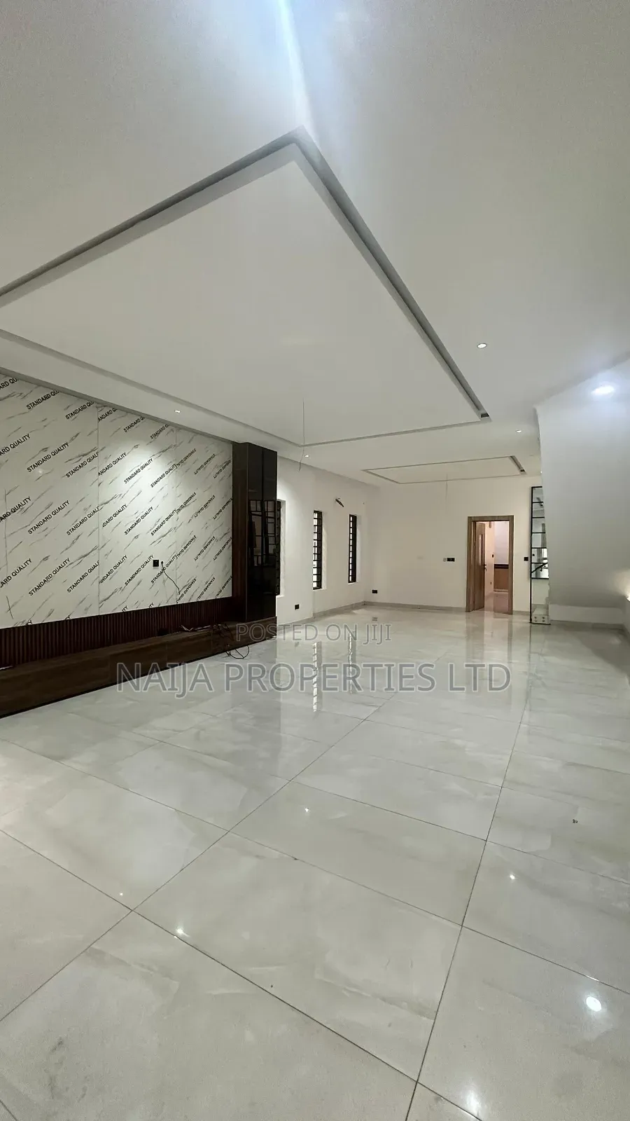 5bdrm Duplex in Osapa London, Lekki for sale in Lekki