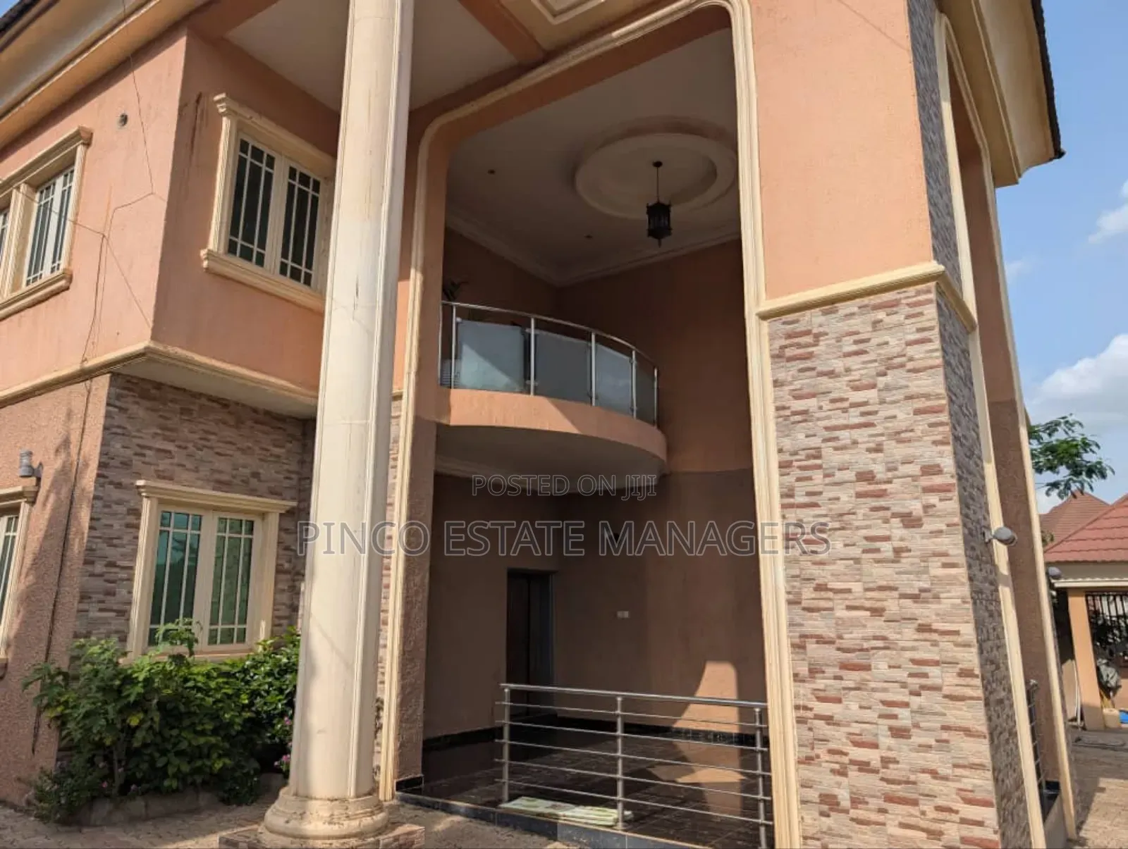 5bdrm Duplex in Life Camp for sale in Life Camp