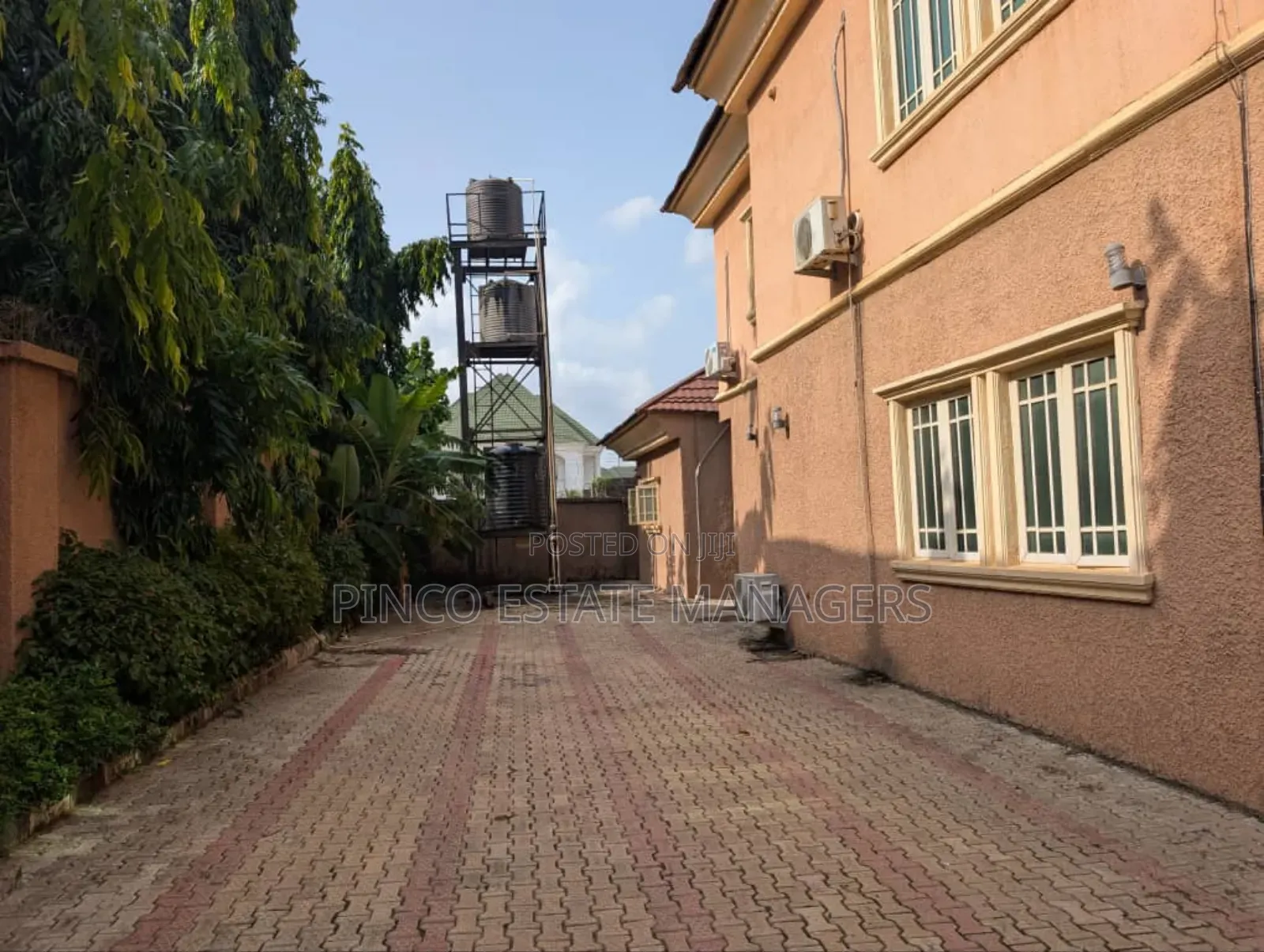 5bdrm Duplex in Life Camp for sale in Life Camp