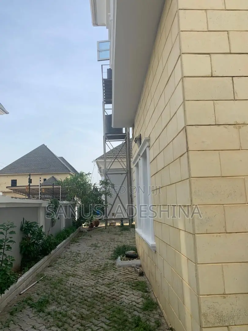 5bdrm Duplex in Gwarimpa Estate,Fct, Gwarinpa for sale in Gwarinpa