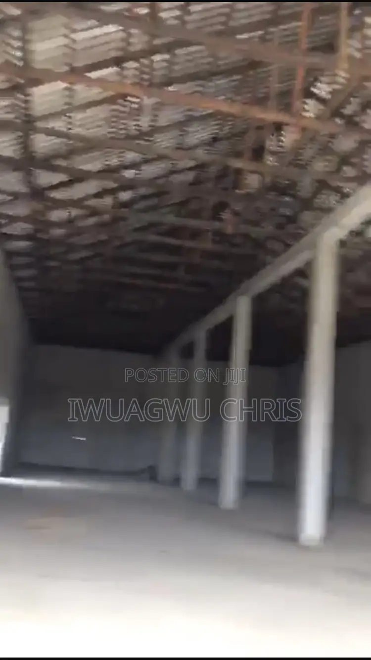 Warehouse for Rent at Obiri-Ikwerri Opm Rd Ph. On 2plots in Rumuosi