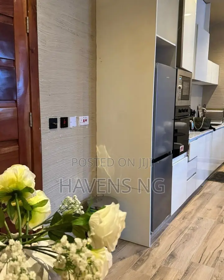 Stylish 1-Bedroom Apartment With Stunning Waterfront View in Lekki Phase 1