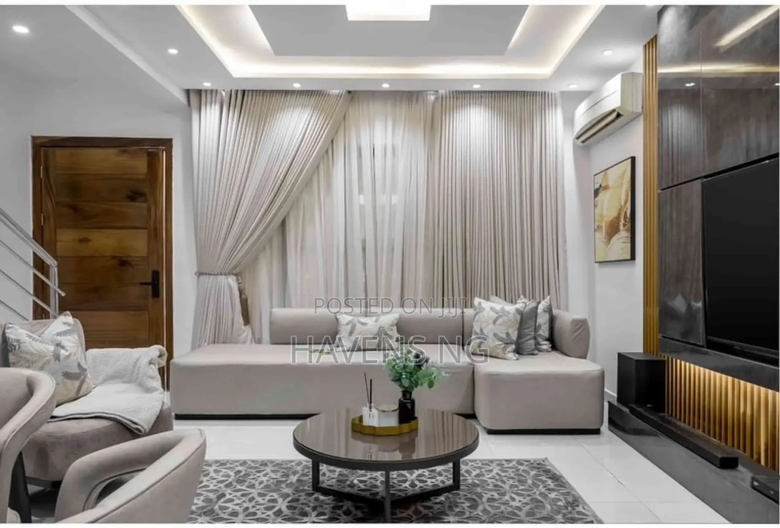 Luxury 2-Bedroom Apartment With Pool in Ikate