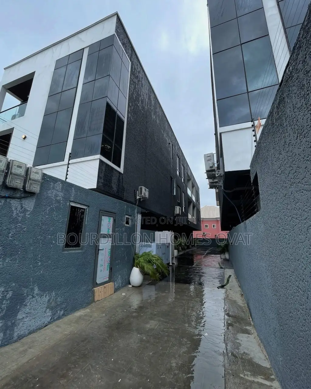 4bdrm Duplex in Lekki Phase 1 for sale in Lekki Phase 1