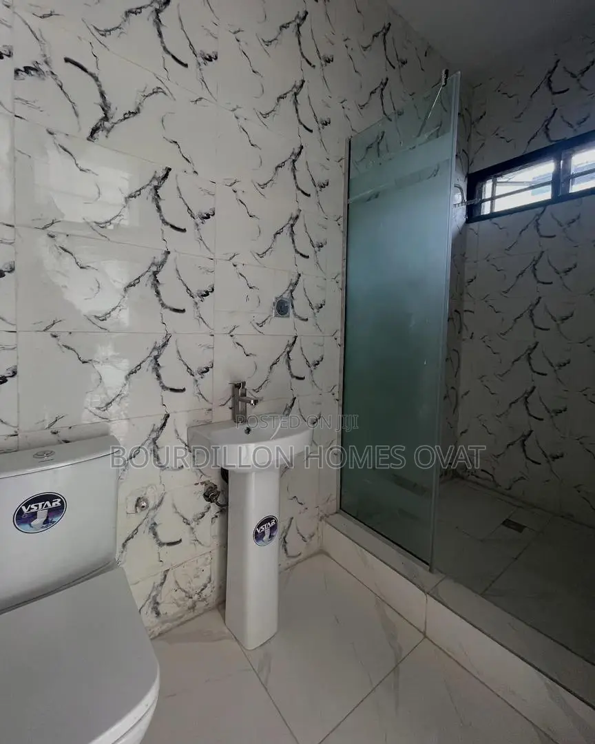 3bdrm Duplex in Ikota for sale in Ikota