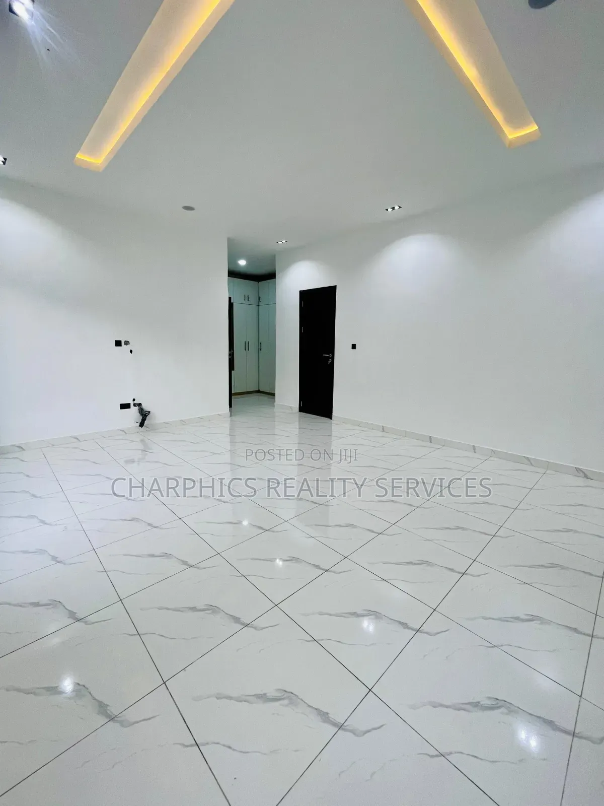 4bdrm Duplex in Ikota for sale in Ikota