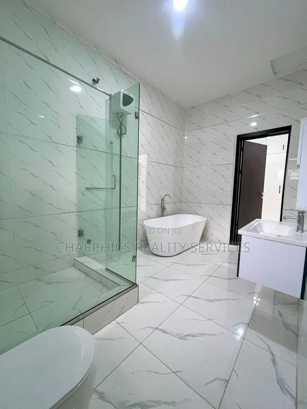 4bdrm Duplex in Ikota for sale in Ikota