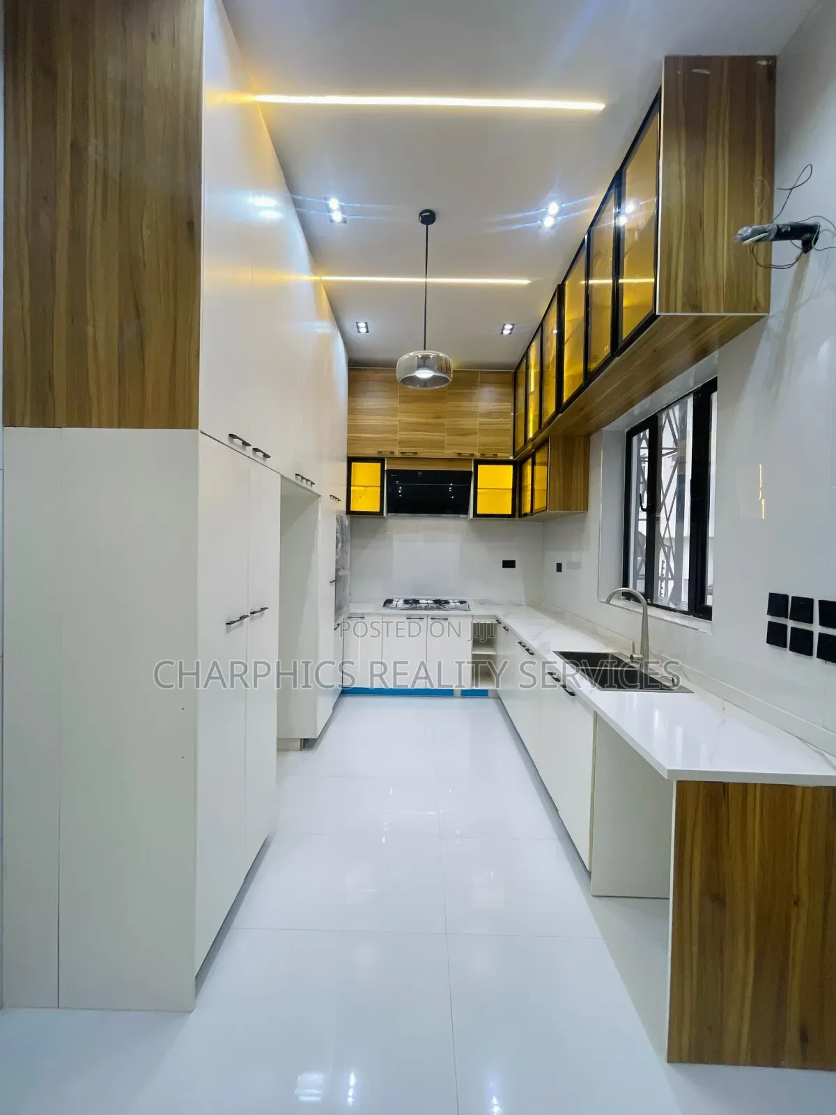 4bdrm Duplex in Ikota for sale in Ikota