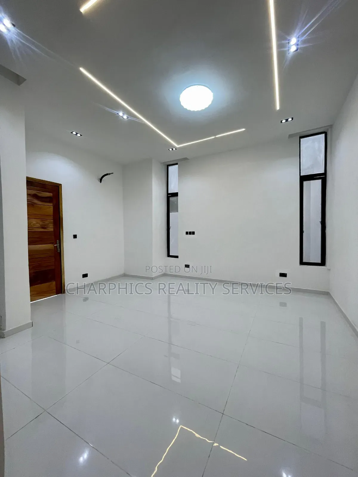 4bdrm Duplex in Ikota for sale in Ikota