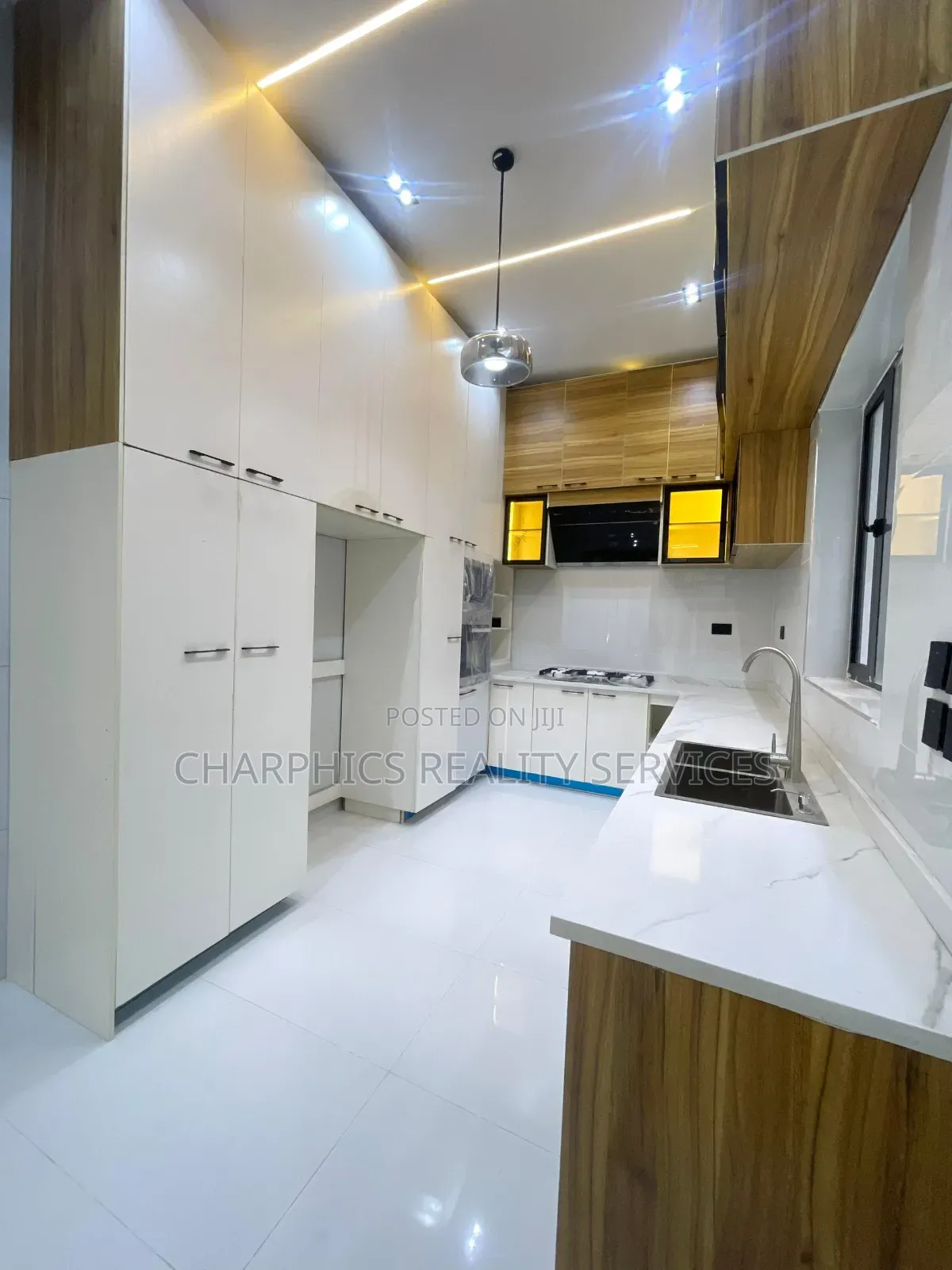 4bdrm Duplex in Ikota for sale in Ikota