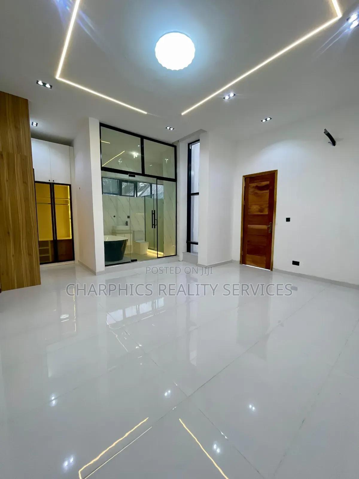 4bdrm Duplex in Ikota for sale in Ikota