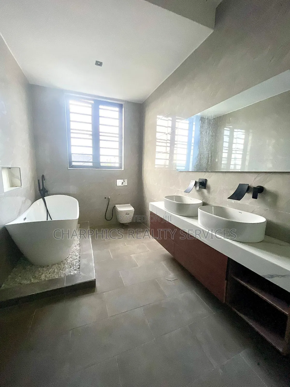 5bdrm Duplex in Lekki for sale in Lekki