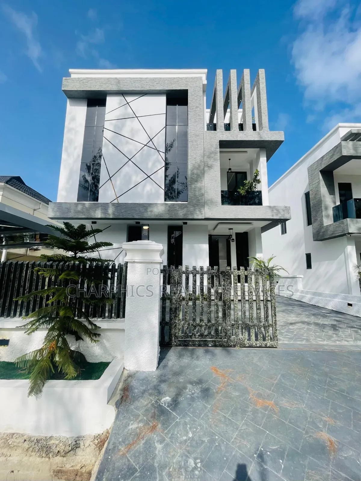 5bdrm Duplex in Lekki for sale in Lekki
