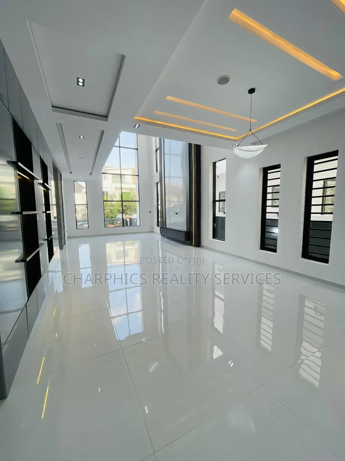 5bdrm Duplex in Lekki for sale in Lekki