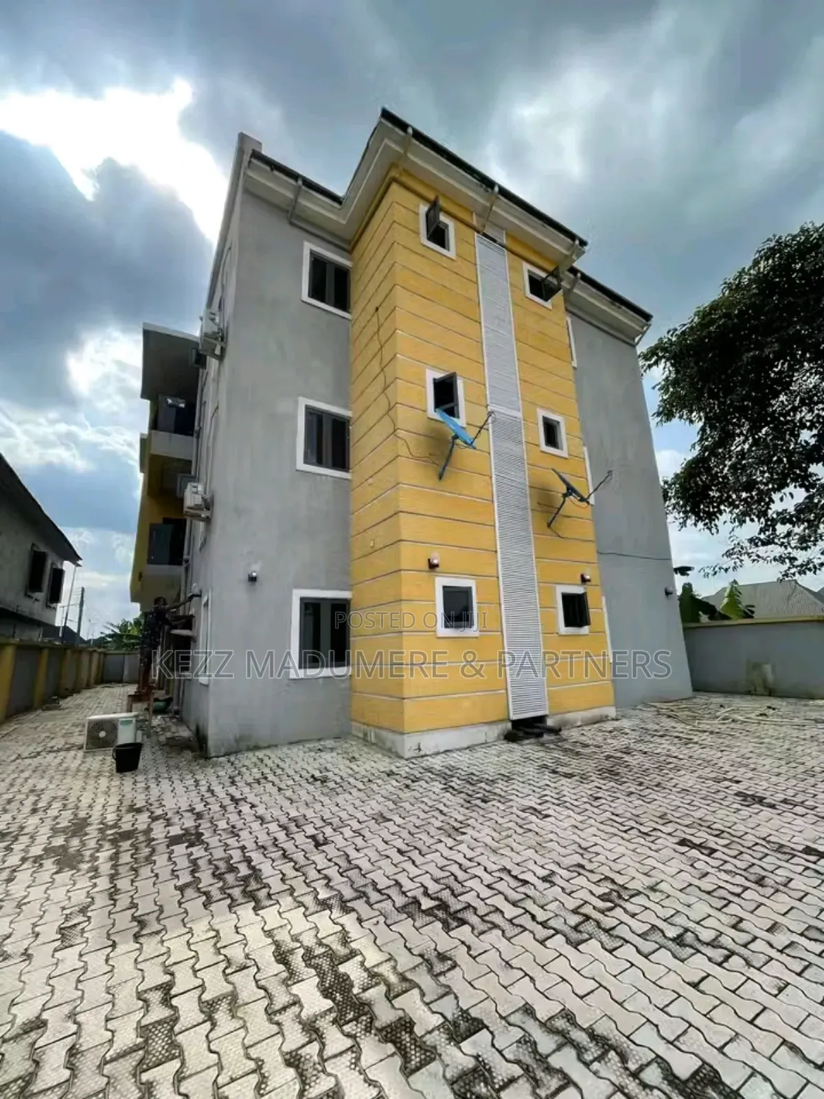 8bdrm Block of Flats in Shell Cooperative for sale in Eneka