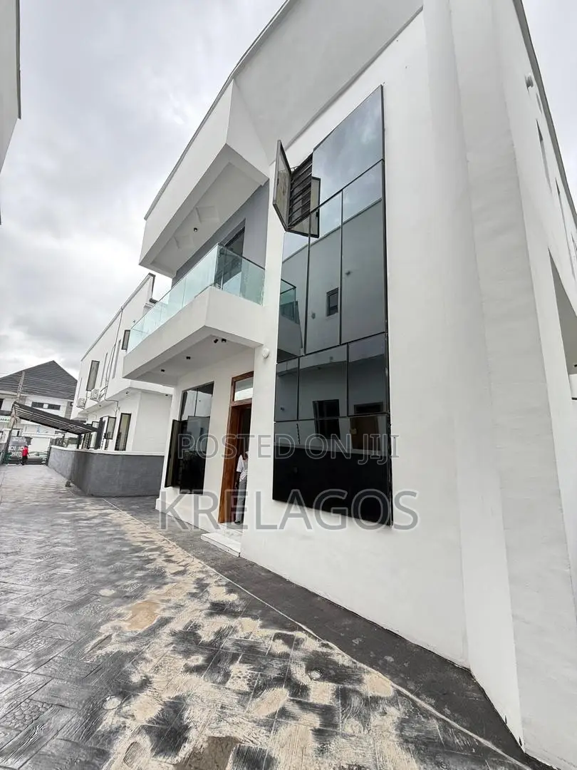 5bdrm Duplex in Chevron for sale in Chevron