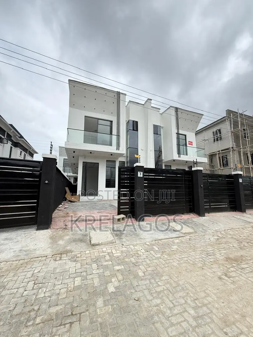 4bdrm Duplex in Ikota for sale in Ikota