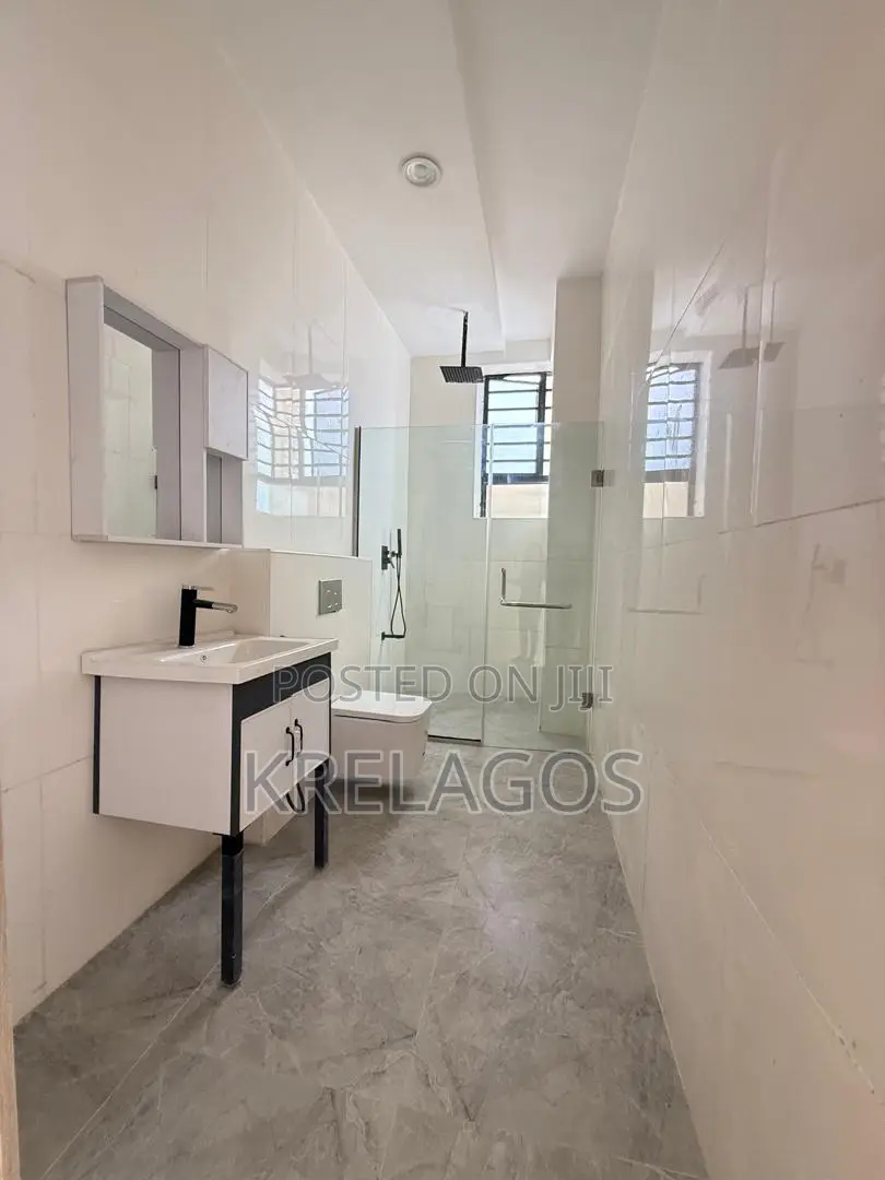4bdrm Duplex in Ikota for sale in Ikota