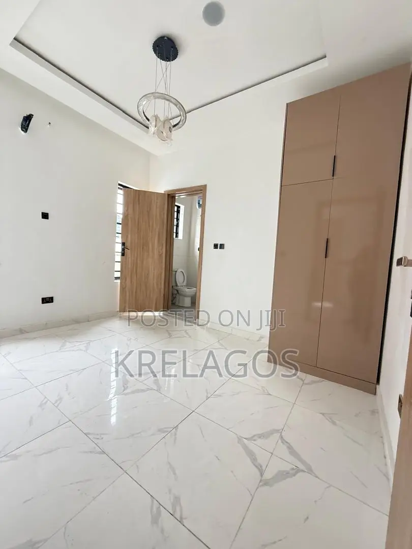 4bdrm Duplex in Ikota for sale in Ikota