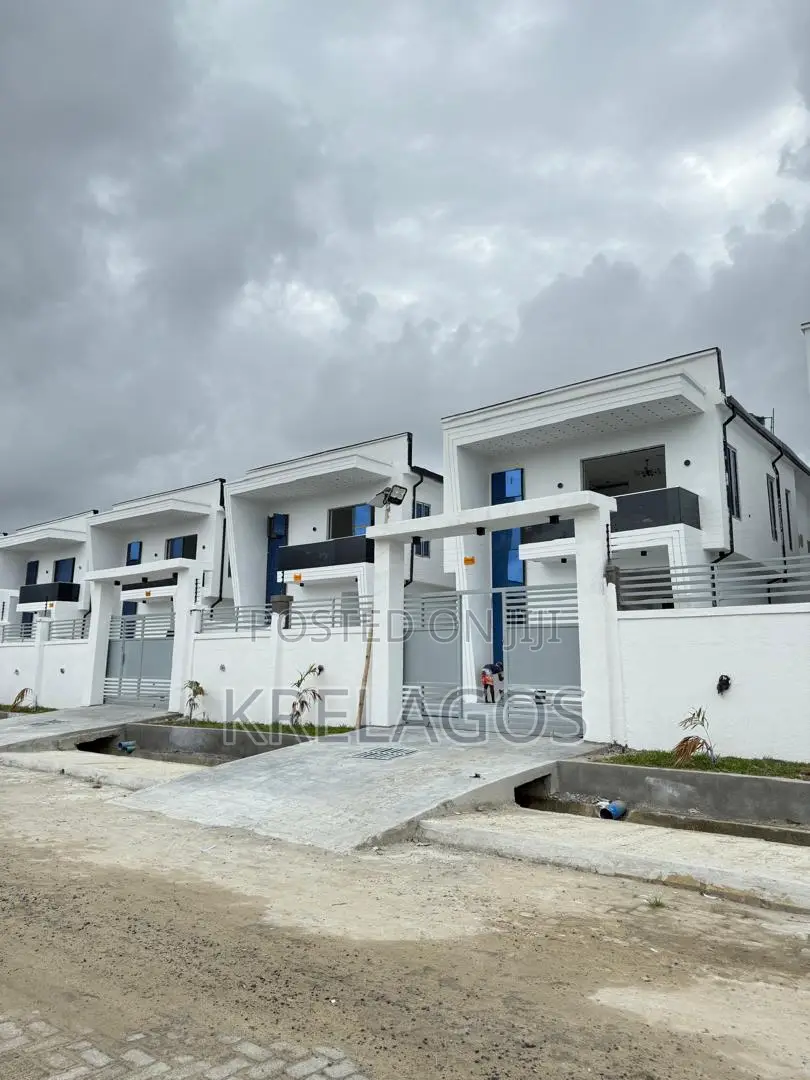5bdrm Duplex in Off Lekki-Epe Expressway for sale in Off Lekki-Epe Expressway