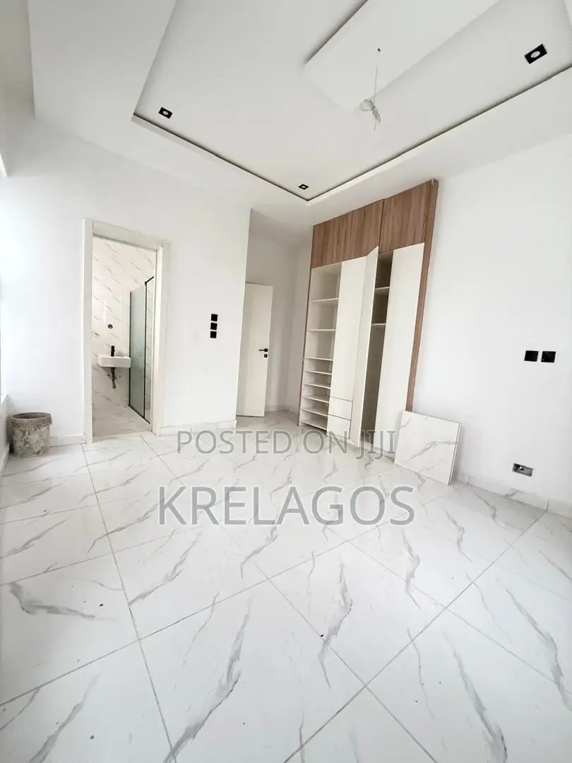 5bdrm Duplex in Off Lekki-Epe Expressway for sale in Off Lekki-Epe Expressway