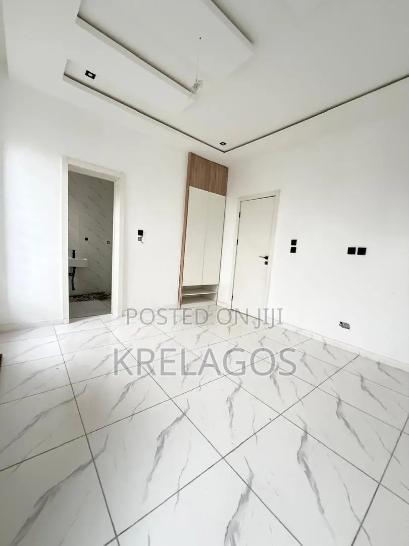 5bdrm Duplex in Off Lekki-Epe Expressway for sale in Off Lekki-Epe Expressway