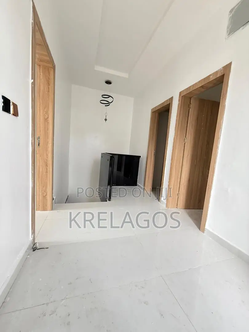 4bdrm Duplex in Ikota for sale in Ikota