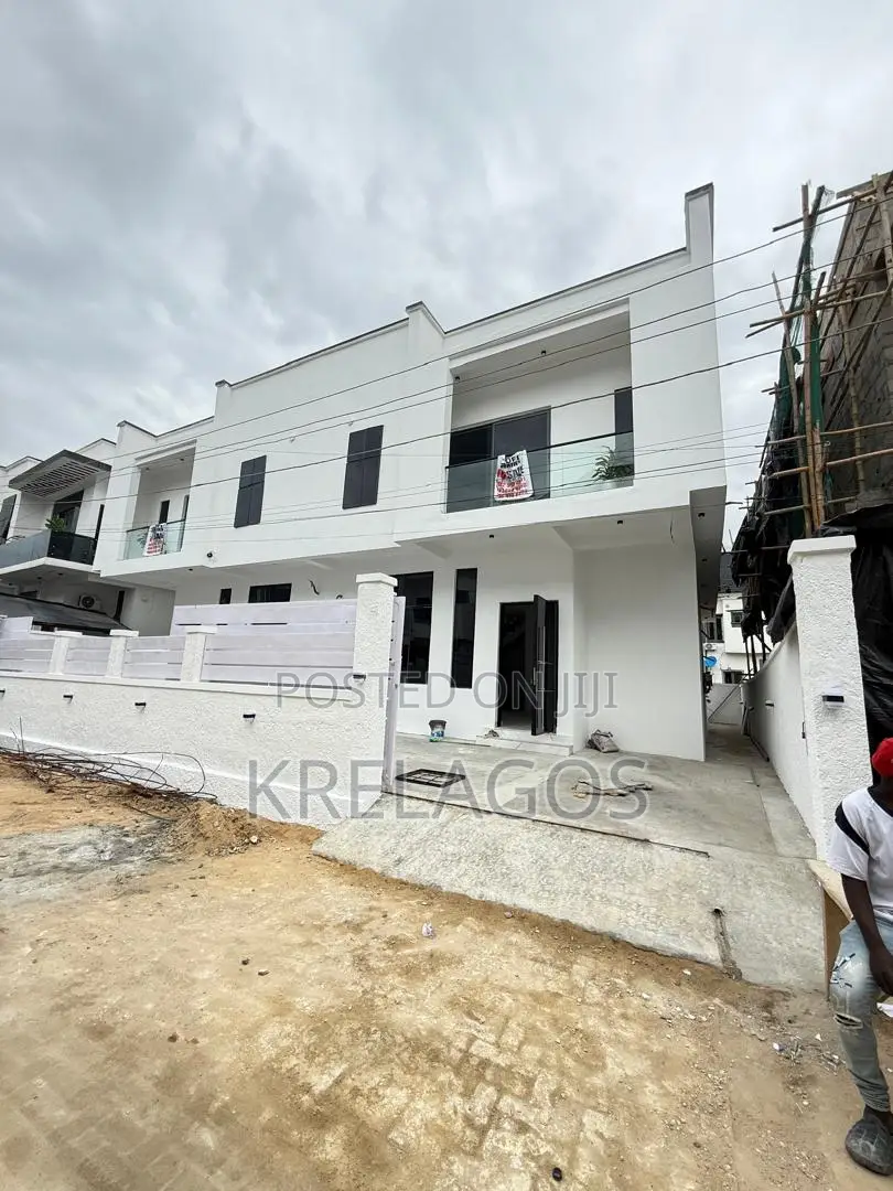 4bdrm Duplex in Ikota for sale in Ikota