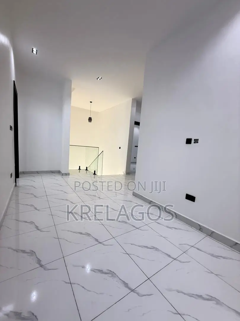 4bdrm Duplex in Ikota for sale in Ikota