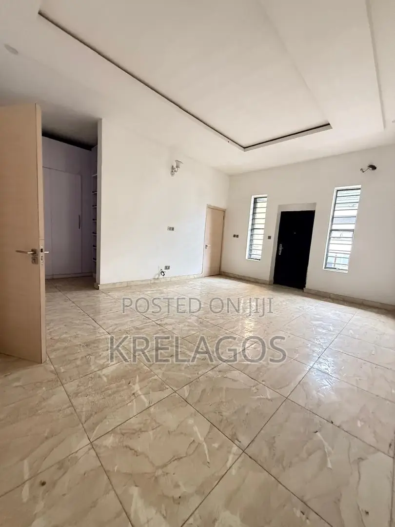 4bdrm Duplex in Ikota for sale in Ikota