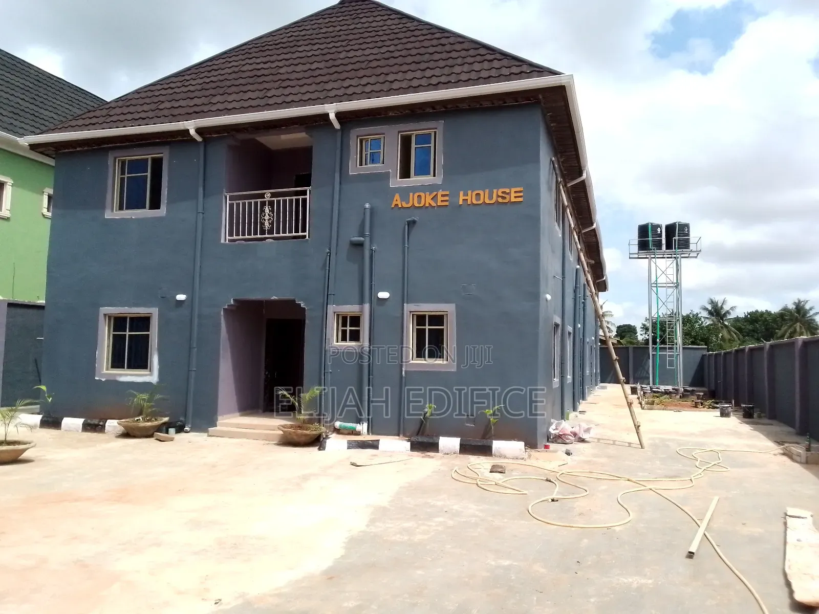 Furnished Mini Flat in First Gate, Ikorodu Garage for rent in Ikorodu Garage