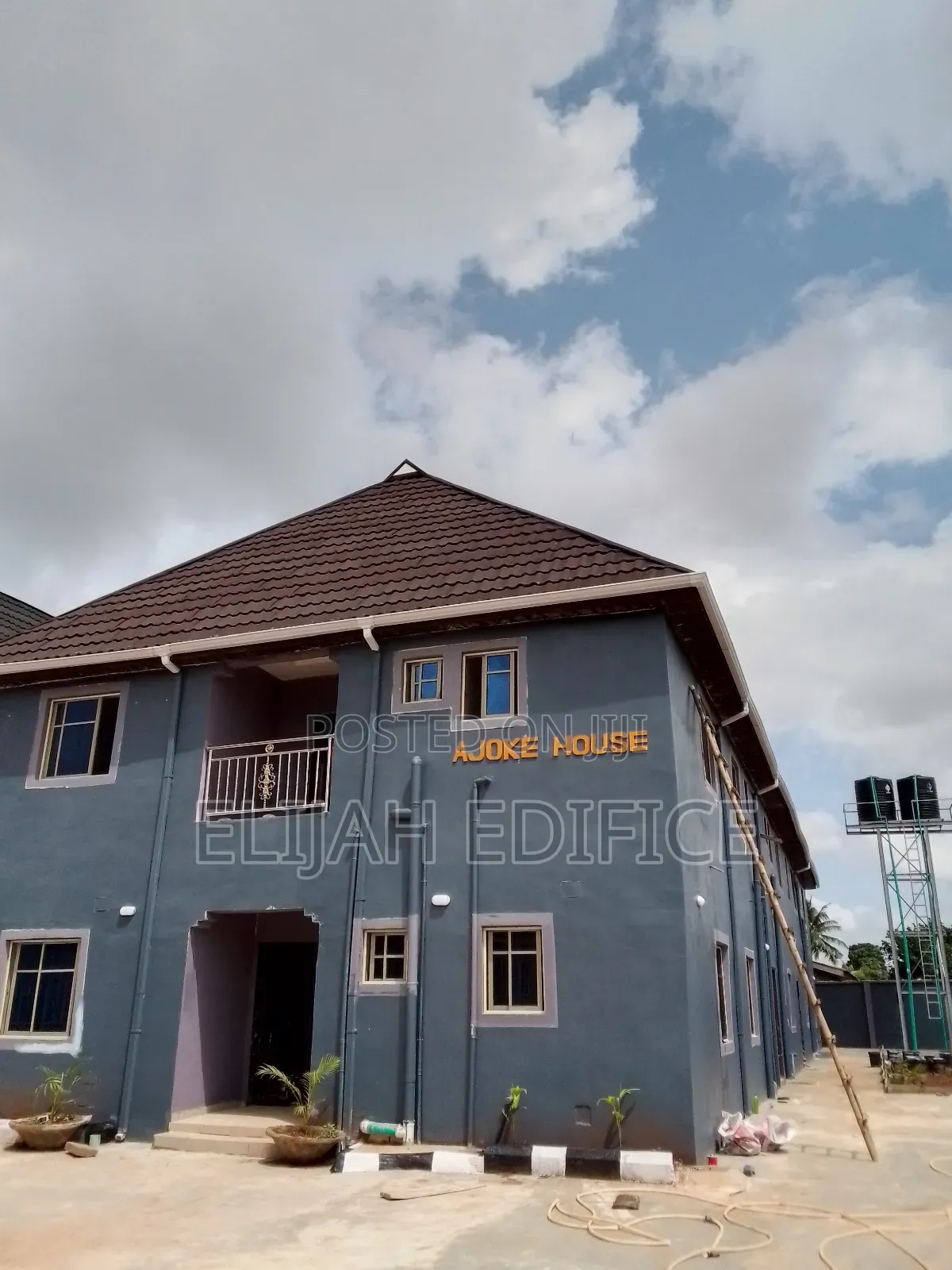 Furnished Studio Apartment in Firstgate, Ikorodu Garage for rent in Ikorodu Garage