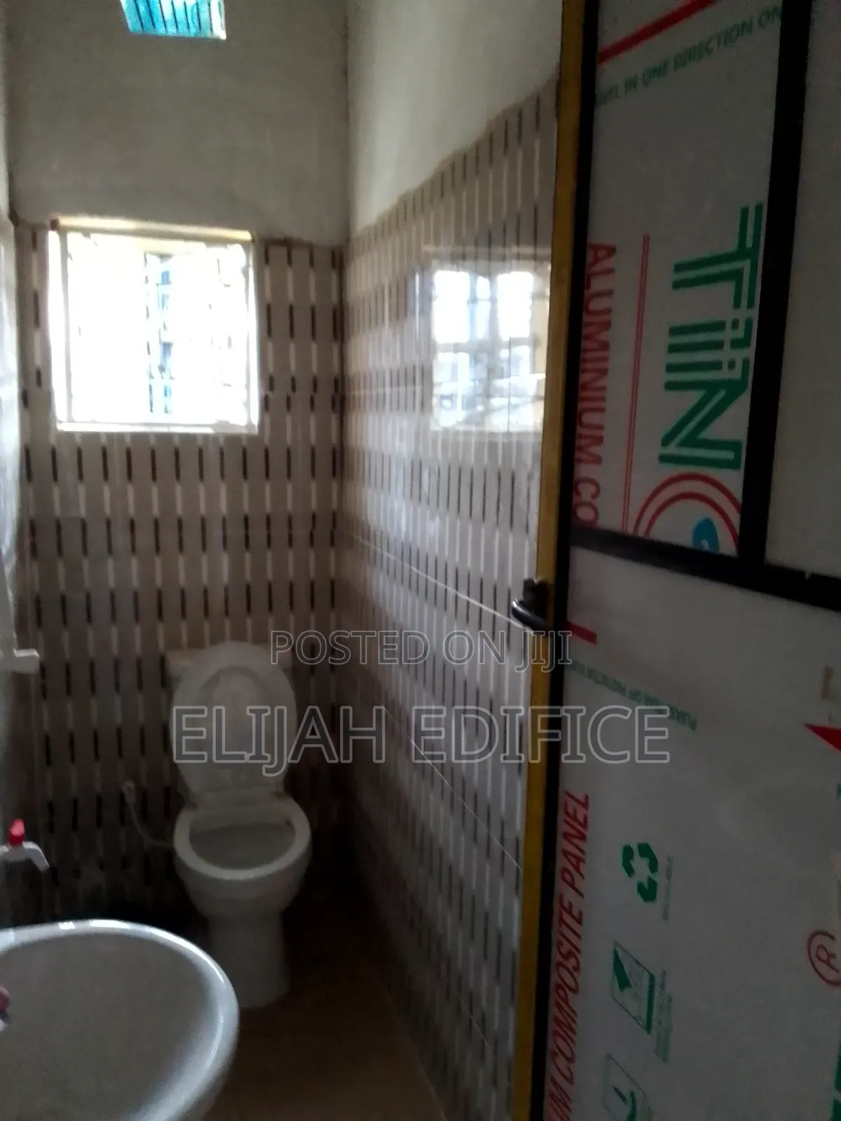 Furnished Studio Apartment in Firstgate, Ikorodu Garage for rent in Ikorodu Garage