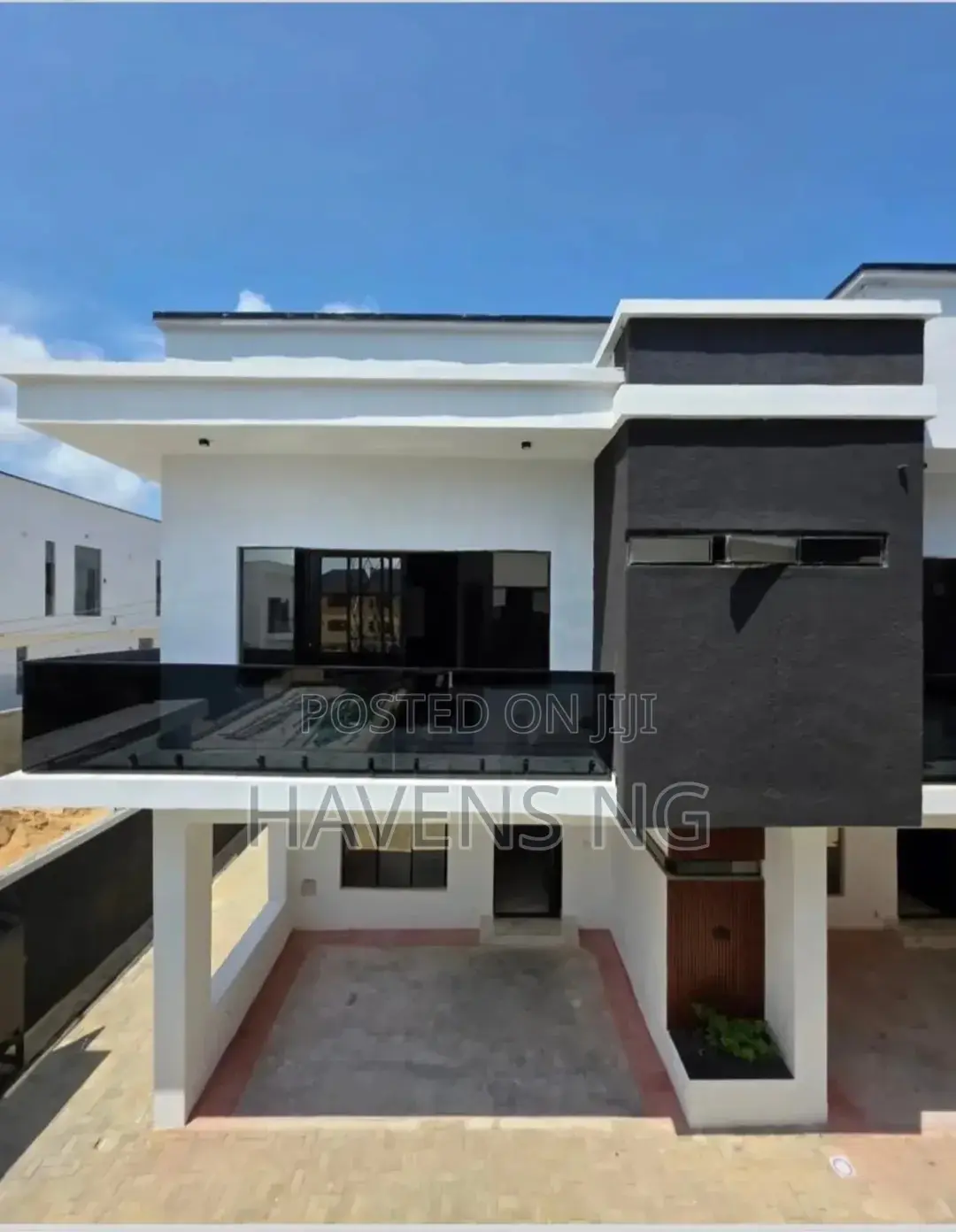 4bdrm Duplex in Ikota for sale in Ikota