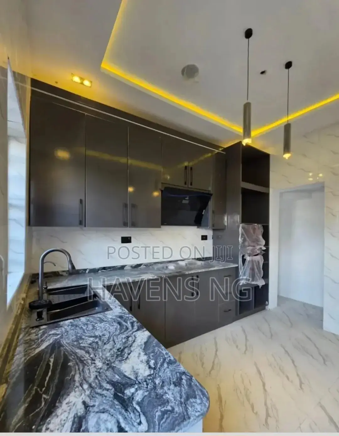 4bdrm Duplex in Ikota for sale in Ikota