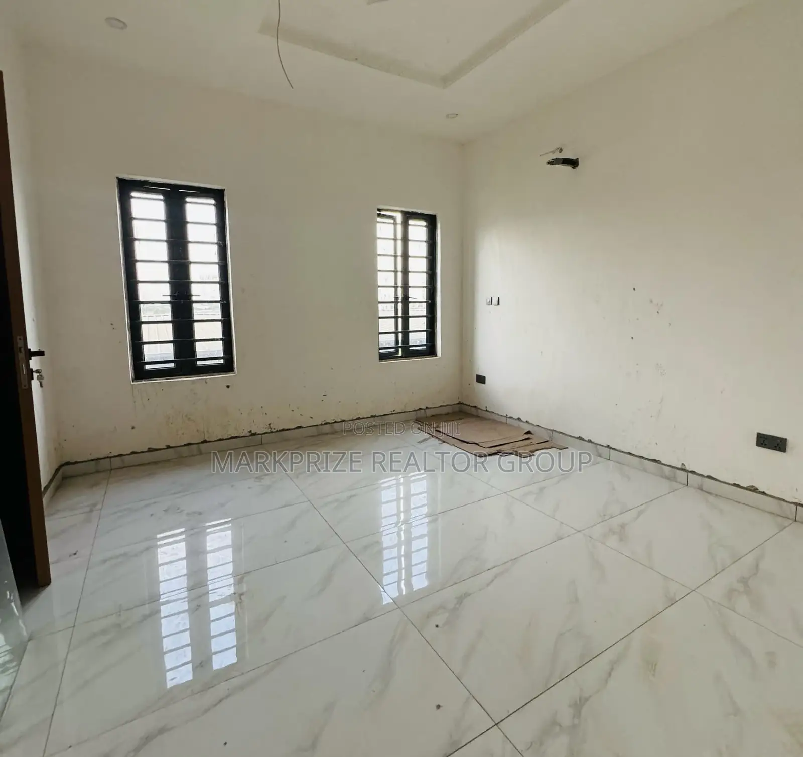 4bdrm Duplex in Opebi Ikeja Lagos for sale in Opebi