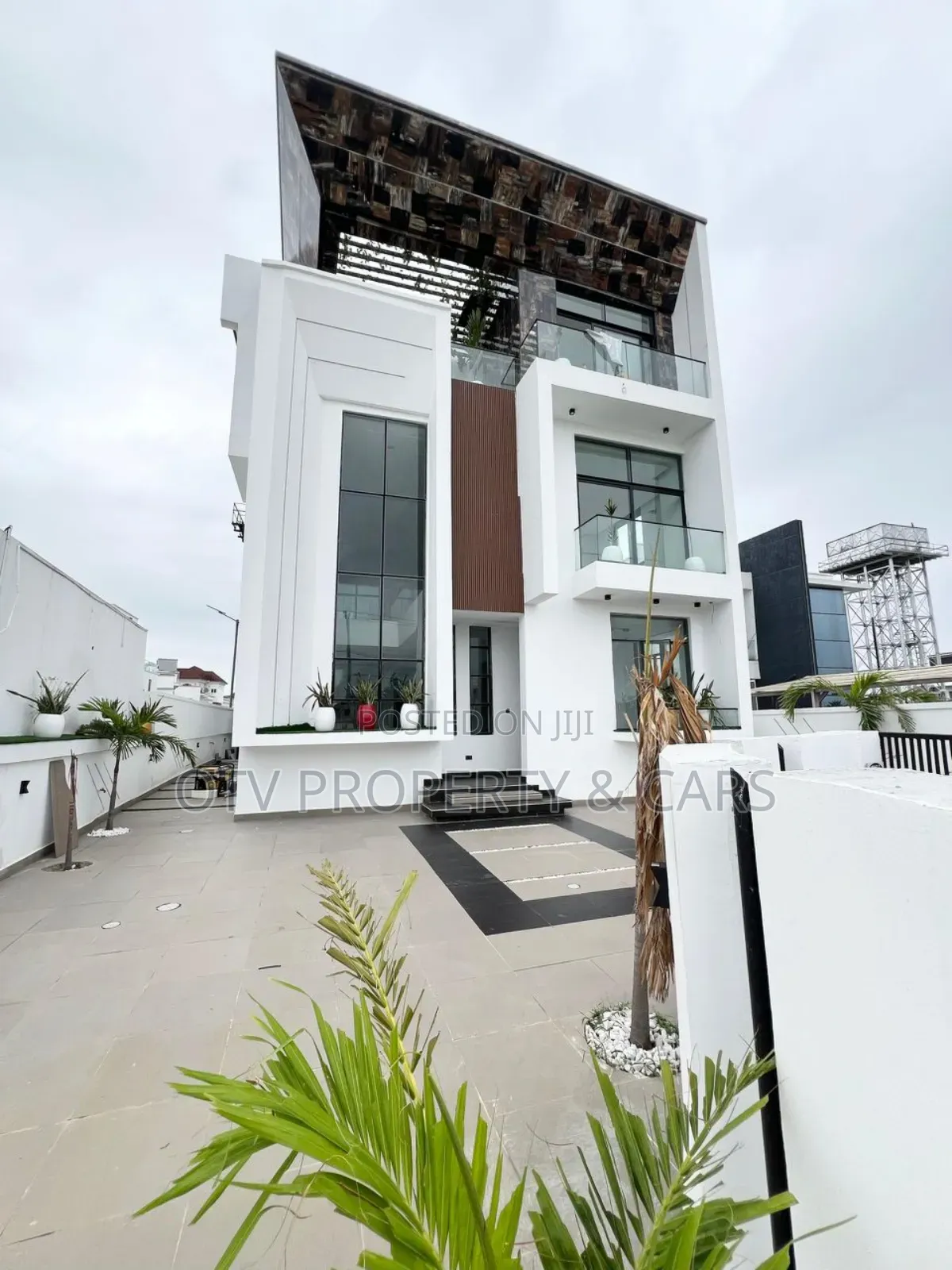 Furnished 6bdrm Duplex in Ikota for sale in Ikota