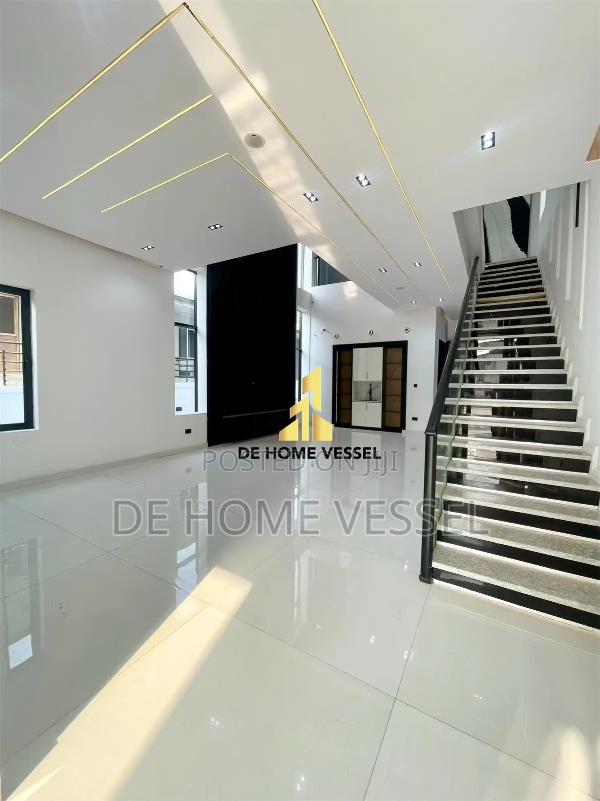 5bdrm Duplex in Idado for sale in Idado