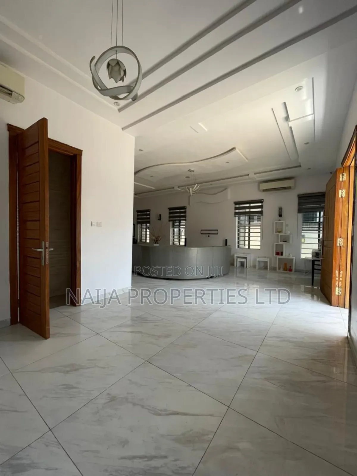 5bdrm Duplex in Osapa London, Lekki for sale in Lekki